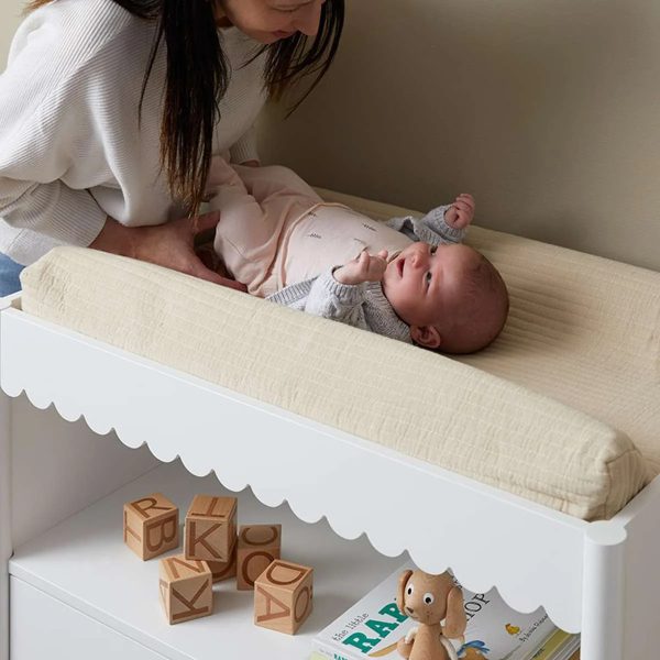 Aela Change Table – White