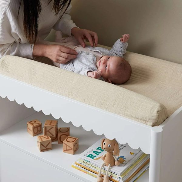 Aela Change Table – White